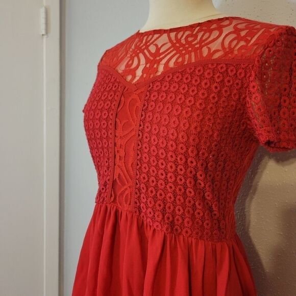 Francesca's red lace short sleeve dress - Picture 7 of 13